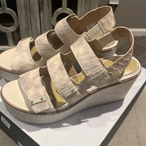 Beautiful wedge embossed snake leather wedge sandals by Donald Pliner never worn